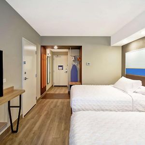 Queen Room Two Queen Beds